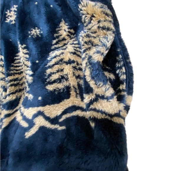 Mazmania Plush Pine Tree Snowflake Jacket - Picture 4 of 6